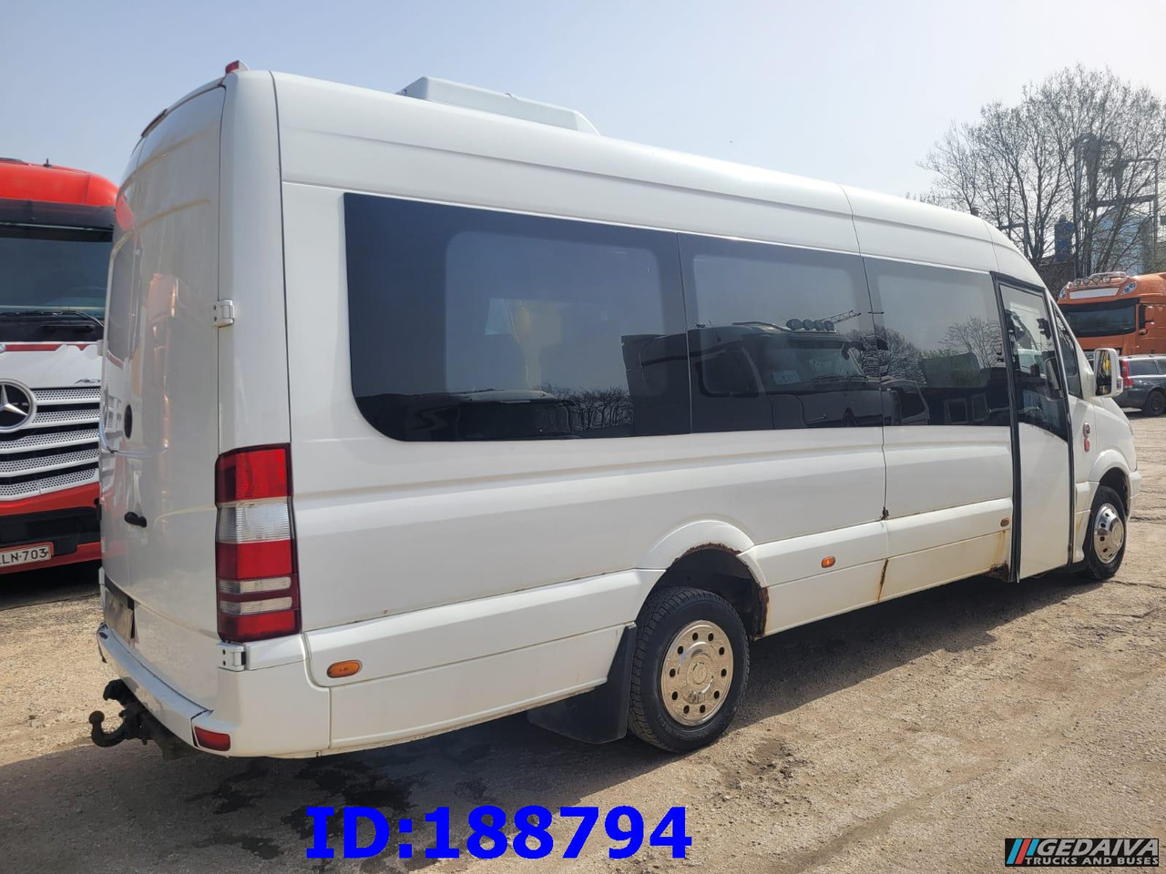 MERCEDES-BENZ Sprinter 518 - Kasten VIP - 20 Seater - Autocarro: foto 5 MERCEDES-BENZ Sprinter 518 - Kasten VIP - 20 Seater - Autocarro: foto 5