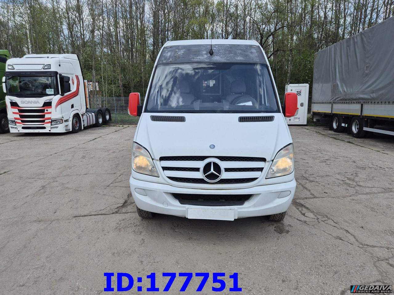 MERCEDES-BENZ Sprinter 518 - VIP - 17-seater - Autocarro: foto 4 MERCEDES-BENZ Sprinter 518 - VIP - 17-seater - Autocarro: foto 4
