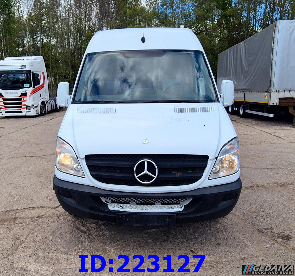 MERCEDES-BENZ Sprinter 518 - VIP -19 Seater - Autocarro: foto 2 MERCEDES-BENZ Sprinter 518 - VIP -19 Seater - Autocarro: foto 2