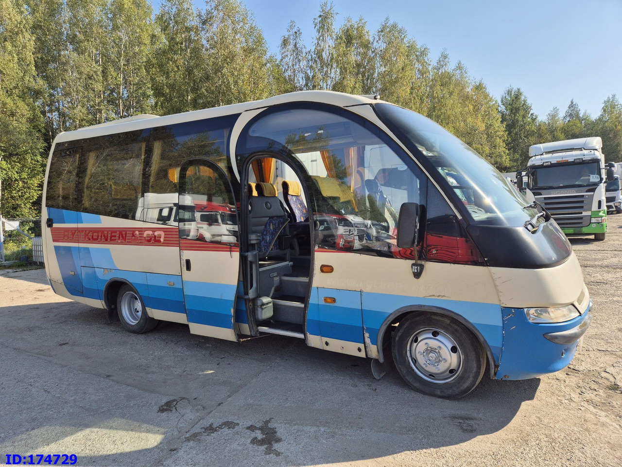 MERCEDES-BENZ Vario 815 26-Seater - Autocarro: foto 4 MERCEDES-BENZ Vario 815 26-Seater - Autocarro: foto 4