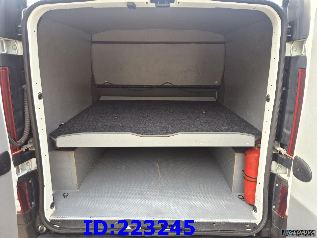 Carrinha cabine dupla RENAULT Trafic Euro6: foto 8
