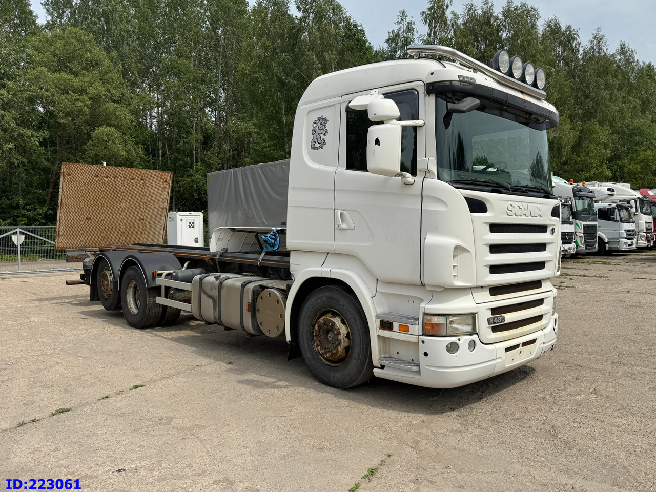 SCANIA R480 6X2 3 Pedals - Camião chassi: foto 4 SCANIA R480 6X2 3 Pedals - Camião chassi: foto 4