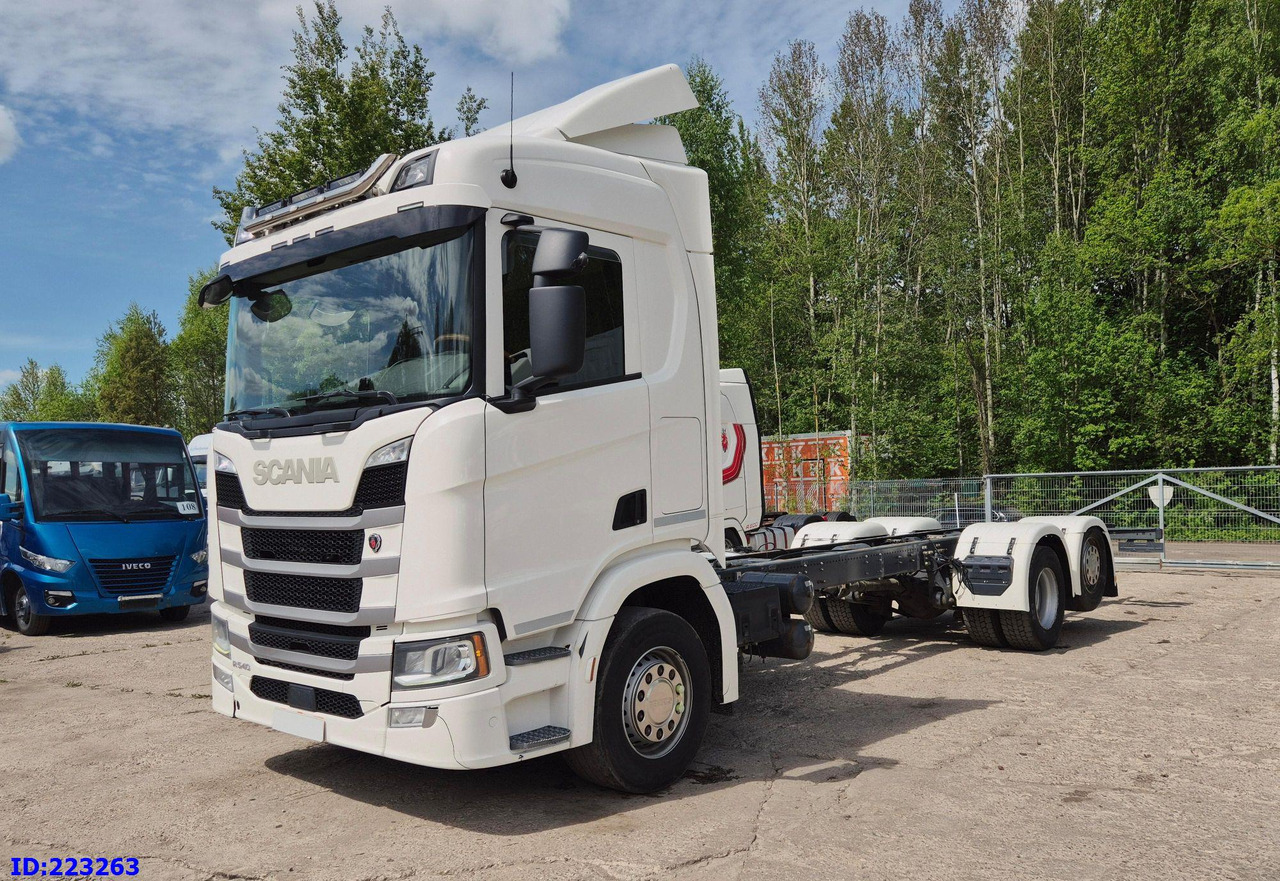 SCANIA R540 6x2 Retarder - Camião chassi: foto 1 SCANIA R540 6x2 Retarder - Camião chassi: foto 1