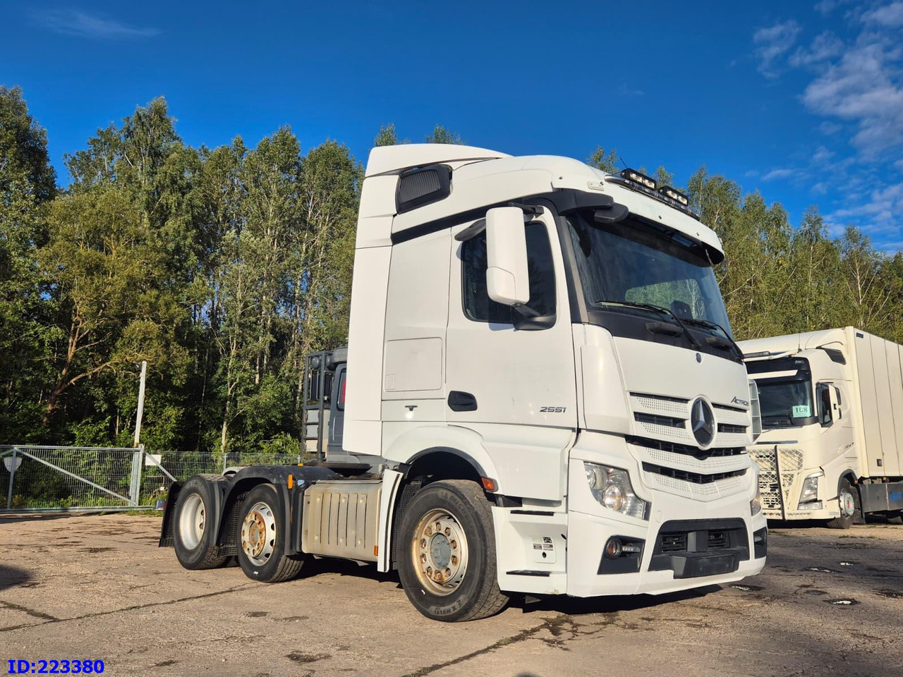 MERCEDES-BENZ Actros 2551 6x2 -Steering axle - Euro6 - Tractor: foto 4 MERCEDES-BENZ Actros 2551 6x2 -Steering axle - Euro6 - Tractor: foto 4