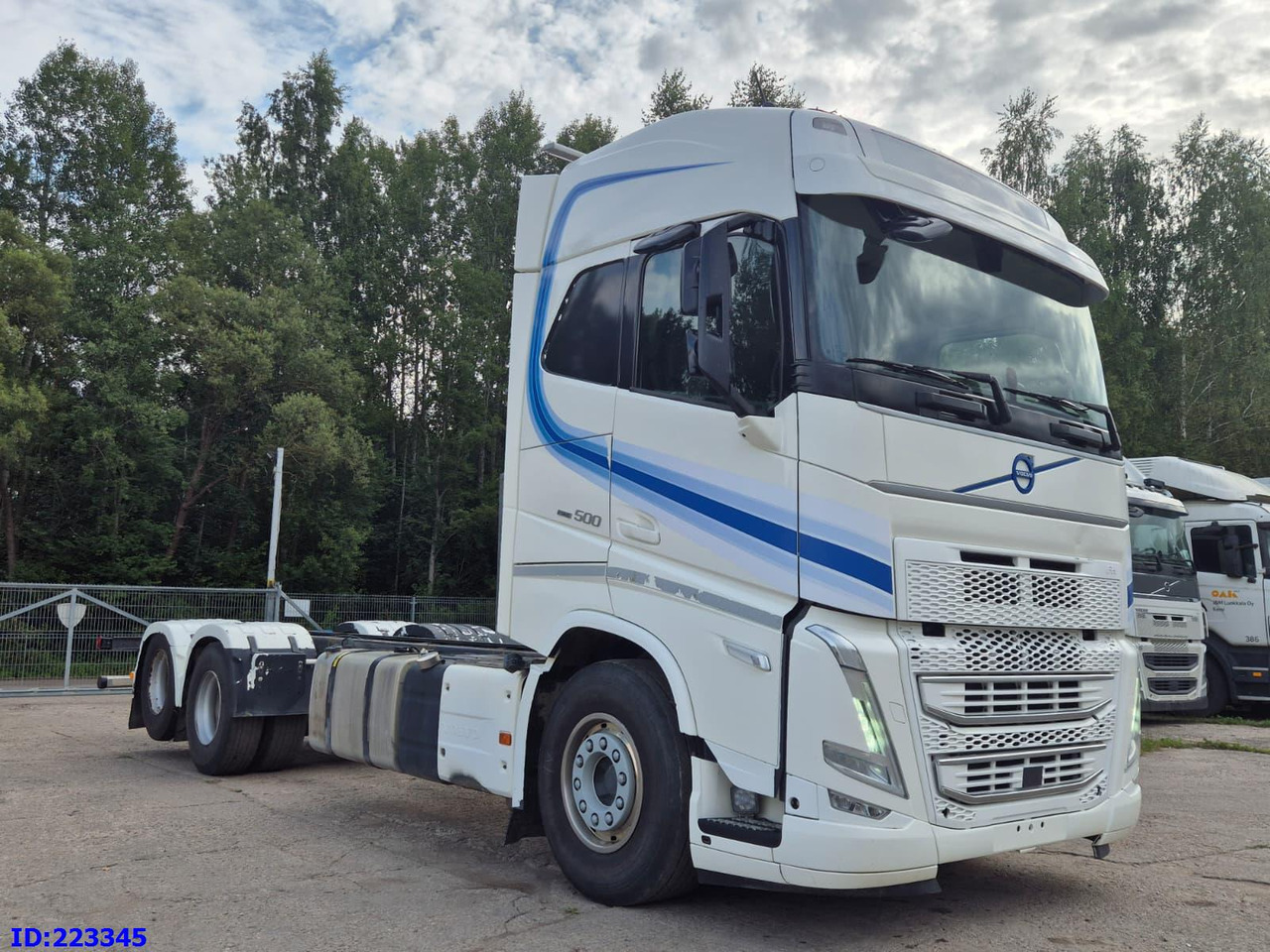 VOLVO FH13 500HP 6x2 10 tyre - New generation - Camião chassi: foto 4 VOLVO FH13 500HP 6x2 10 tyre - New generation - Camião chassi: foto 4