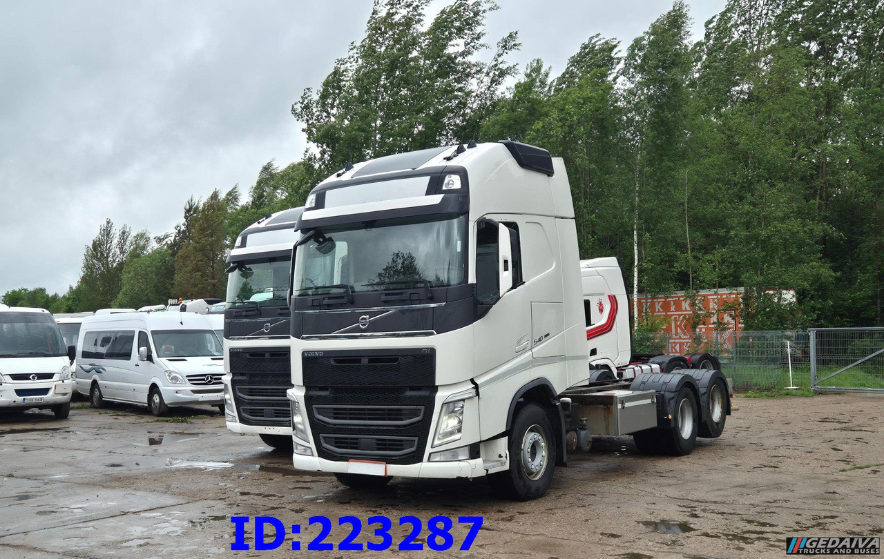 VOLVO FH13 540HP - 10 tyre (2pcs. available) - Camião chassi: foto 4 VOLVO FH13 540HP - 10 tyre (2pcs. available) - Camião chassi: foto 4