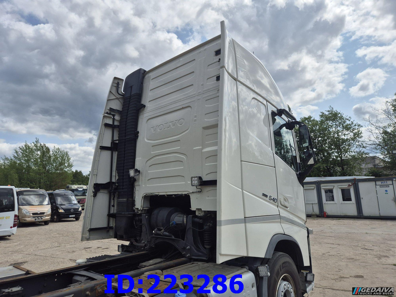 VOLVO FH13 540HP 6x2 (10 tyre) Euro6 - Camião chassi: foto 5 VOLVO FH13 540HP 6x2 (10 tyre) Euro6 - Camião chassi: foto 5