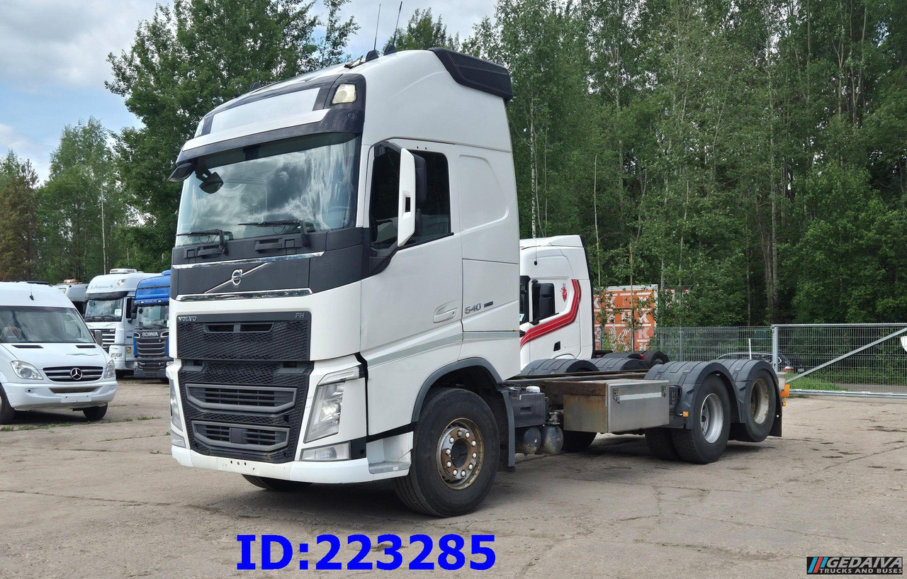 VOLVO FH13 540HP 6x2 (10 tyre) Euro6 - Camião chassi: foto 1 VOLVO FH13 540HP 6x2 (10 tyre) Euro6 - Camião chassi: foto 1