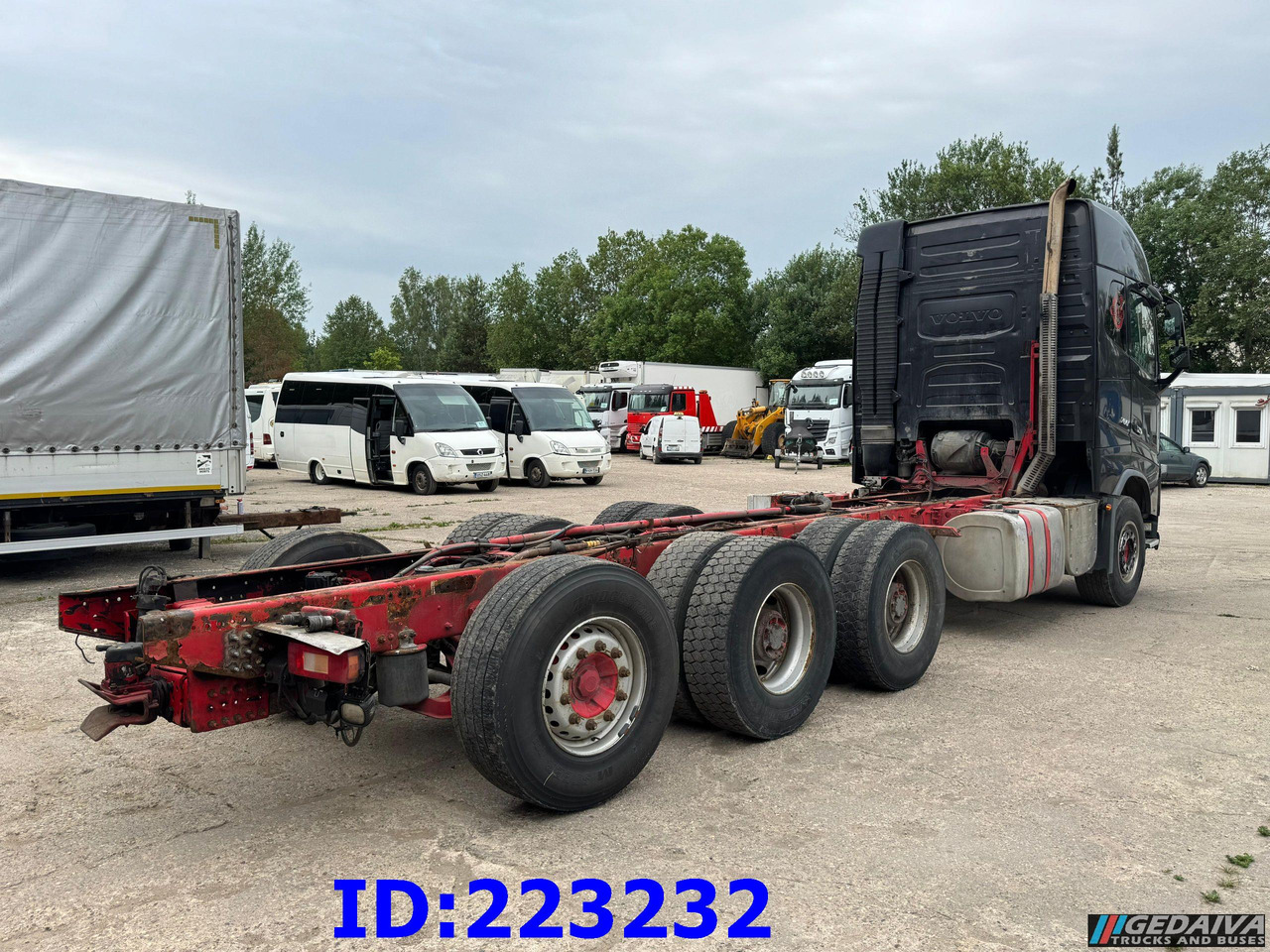 VOLVO FH16 700HP 8X4 Big Axles - Camião chassi: foto 5 VOLVO FH16 700HP 8X4 Big Axles - Camião chassi: foto 5