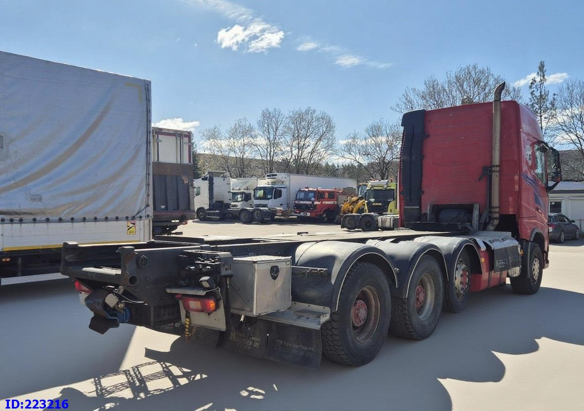 VOLVO FH16 700HP 8X4 Big axle - Camião chassi: foto 5 VOLVO FH16 700HP 8X4 Big axle - Camião chassi: foto 5