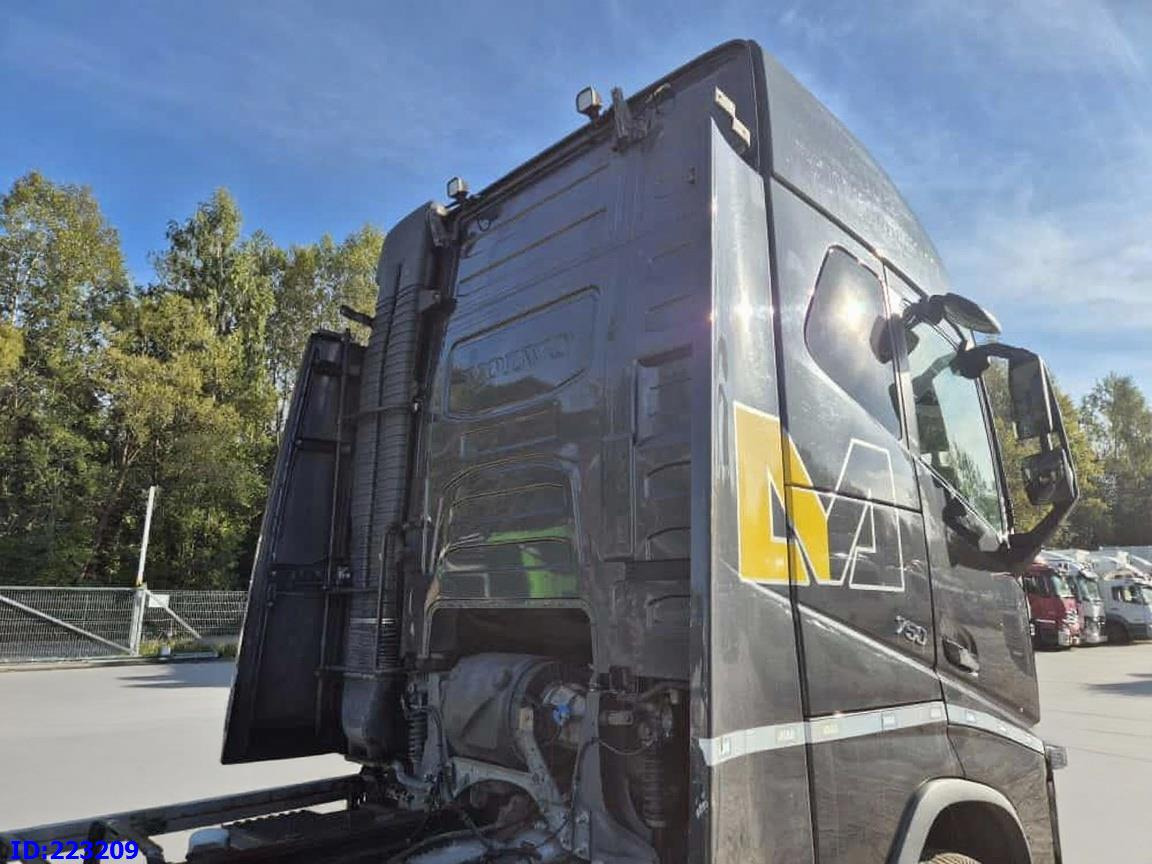 VOLVO FH16 750HP 8x4 Steering axle - Camião chassi: foto 5 VOLVO FH16 750HP 8x4 Steering axle - Camião chassi: foto 5