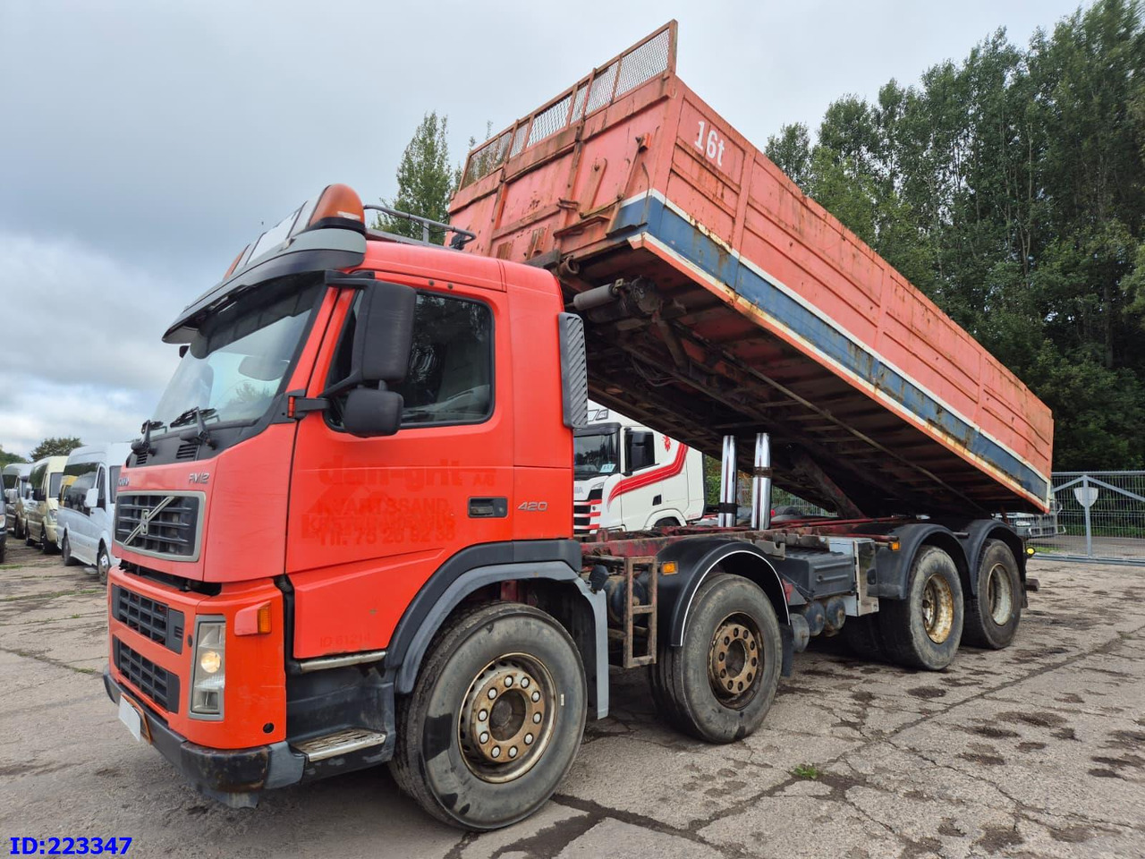VOLVO FM12 420HP 8X4 Manual - Camião basculante: foto 1 VOLVO FM12 420HP 8X4 Manual - Camião basculante: foto 1