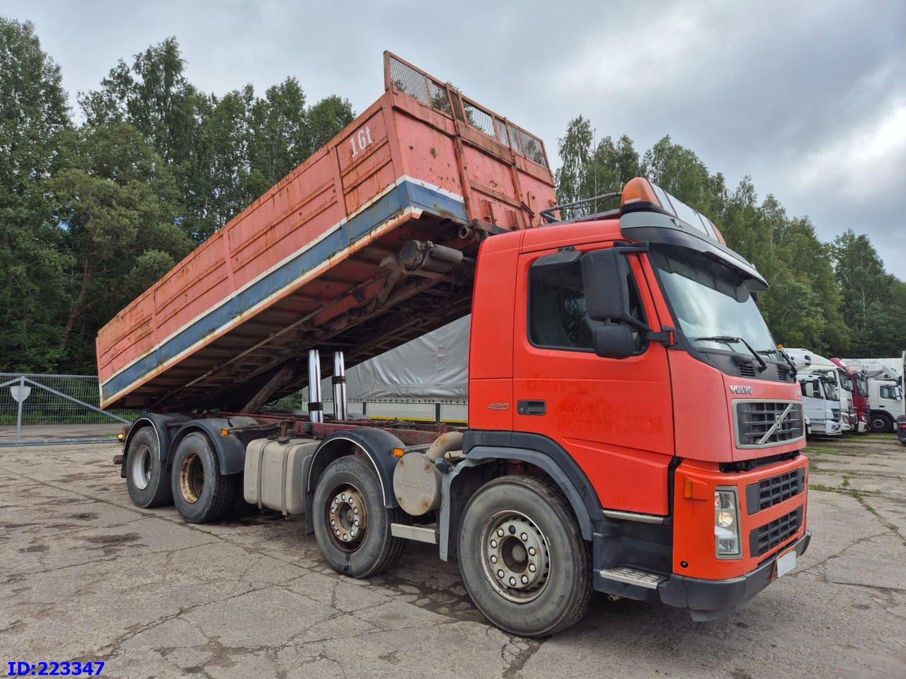 VOLVO FM12 420HP 8X4 Manual - Camião basculante: foto 4 VOLVO FM12 420HP 8X4 Manual - Camião basculante: foto 4