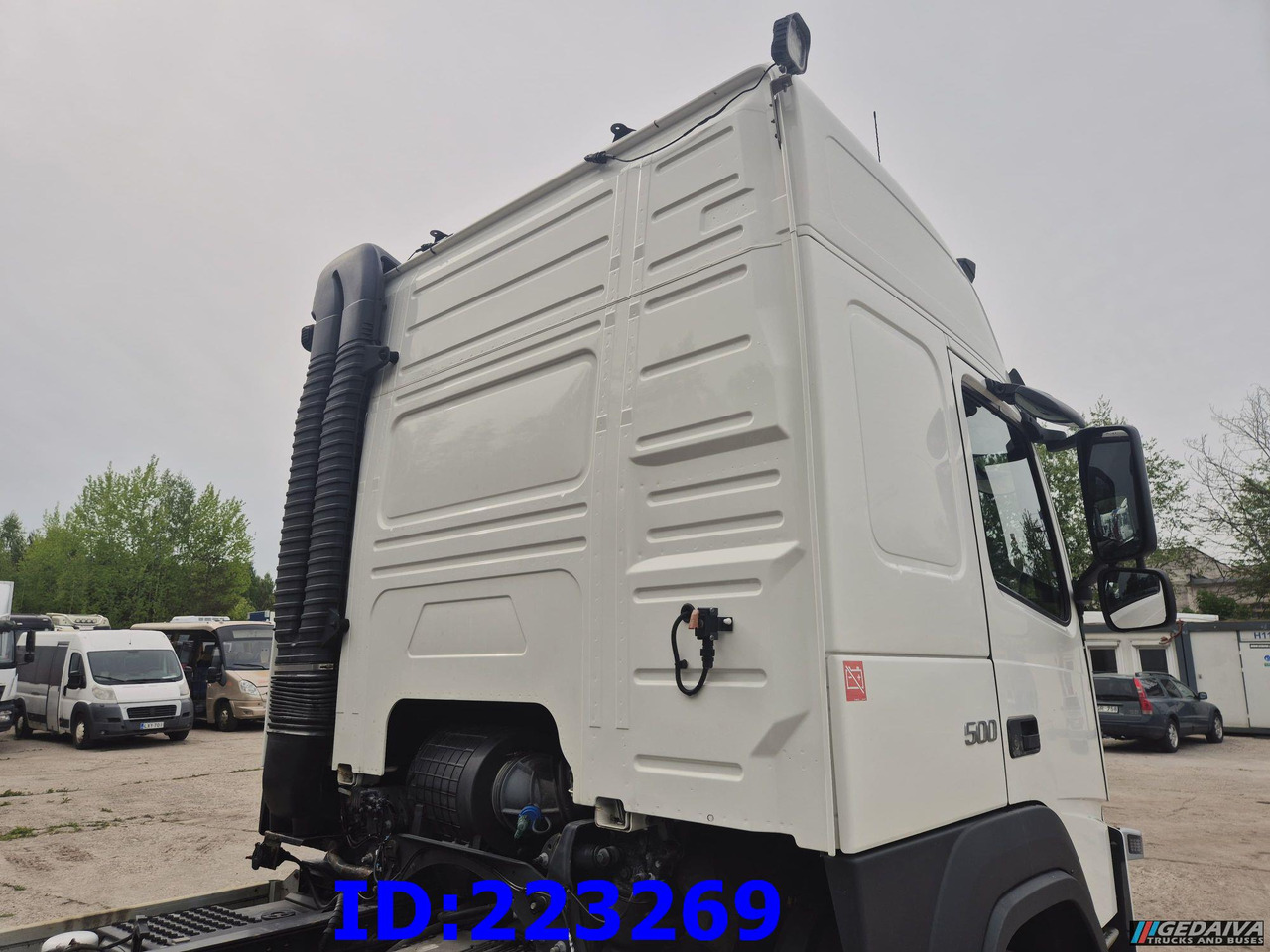 VOLVO FM13 500HP 8x2 (2 steering axels) - Camião chassi: foto 5 VOLVO FM13 500HP 8x2 (2 steering axels) - Camião chassi: foto 5