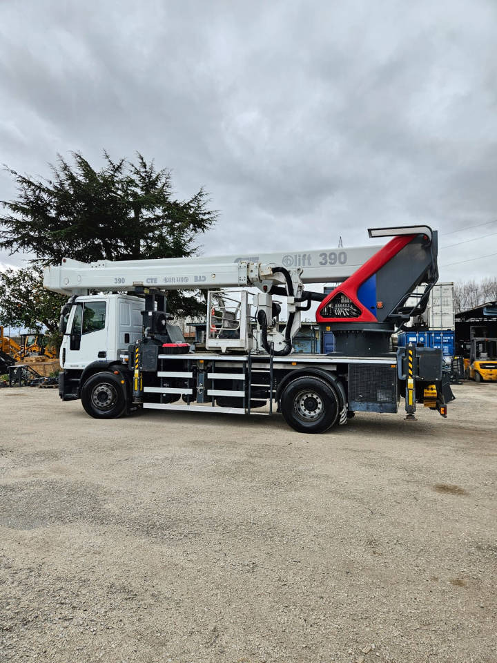 CTE B LIFT 390 HR - Caminhão com plataforma aérea: foto 1 CTE B LIFT 390 HR - Caminhão com plataforma aérea: foto 1
