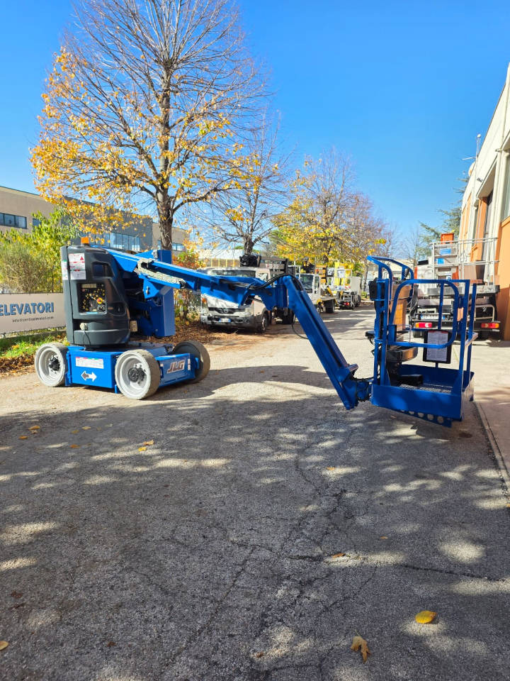 JLG E 300 AJP - Plataforma articulada: foto 1 JLG E 300 AJP - Plataforma articulada: foto 1