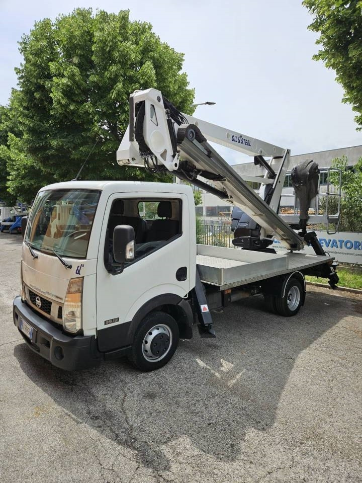 Oil & Steel Snake 21.12 - Caminhão com plataforma aérea: foto 1 Oil & Steel Snake 21.12 - Caminhão com plataforma aérea: foto 1