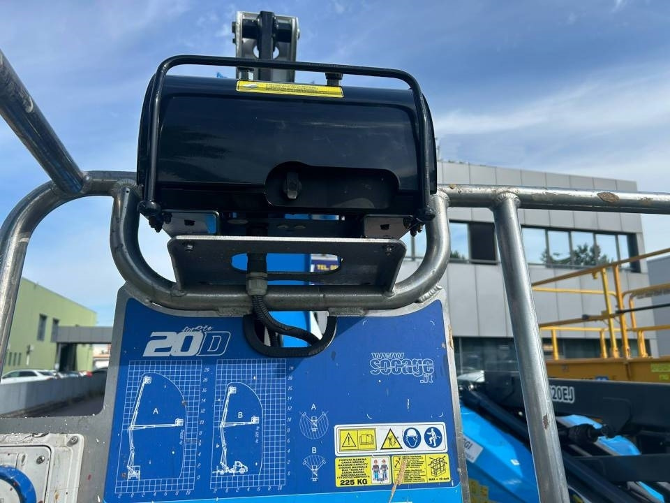 Socage 20D - Caminhão com plataforma aérea: foto 5 Socage 20D - Caminhão com plataforma aérea: foto 5