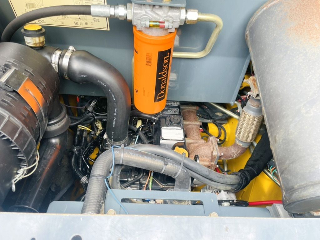 Mini pá carregadora Gehl SL4240 (4035): foto 8