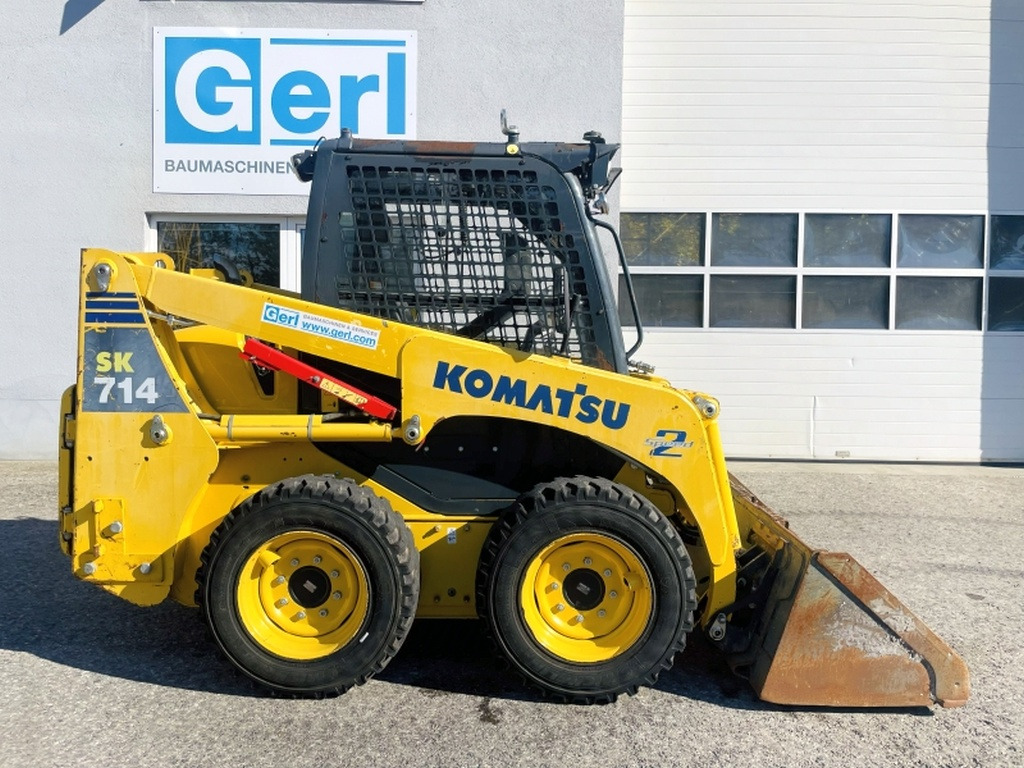 Komatsu SK714 (4077) - Mini pá carregadora: foto 2 Komatsu SK714 (4077) - Mini pá carregadora: foto 2