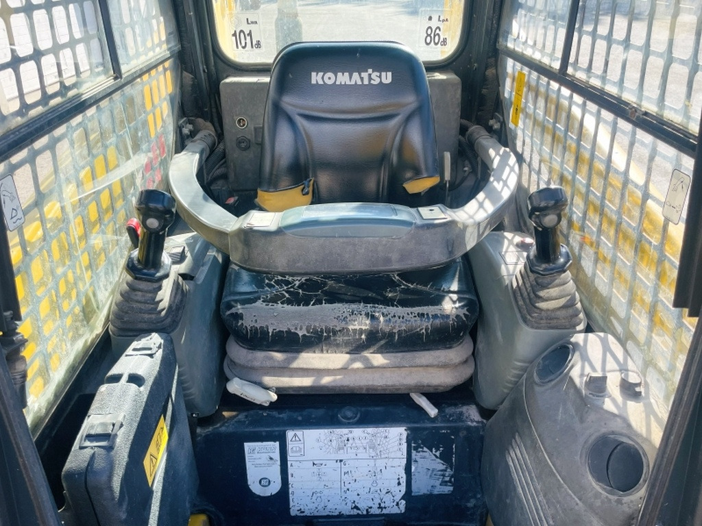 Komatsu SK714 (4077) - Mini pá carregadora: foto 5 Komatsu SK714 (4077) - Mini pá carregadora: foto 5