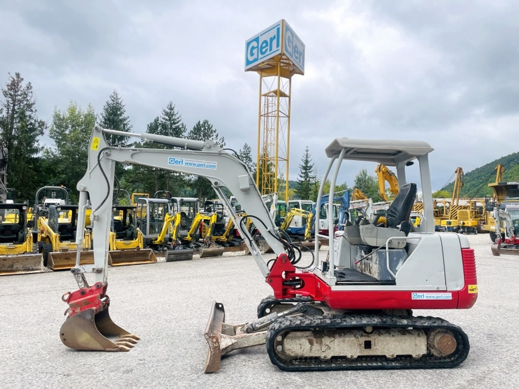 Takeuchi TB135 (4056) - Mini escavadeira: foto 1 Takeuchi TB135 (4056) - Mini escavadeira: foto 1