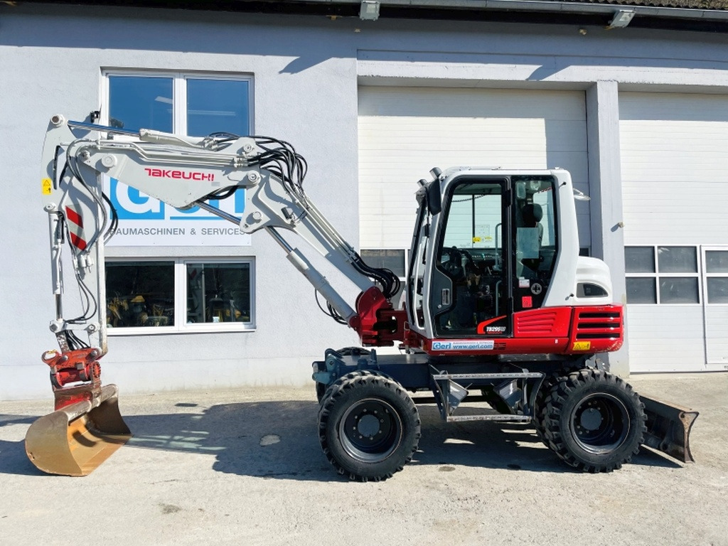 Takeuchi TB295W (3964) - Escavadeira de rodas: foto 3 Takeuchi TB295W (3964) - Escavadeira de rodas: foto 3