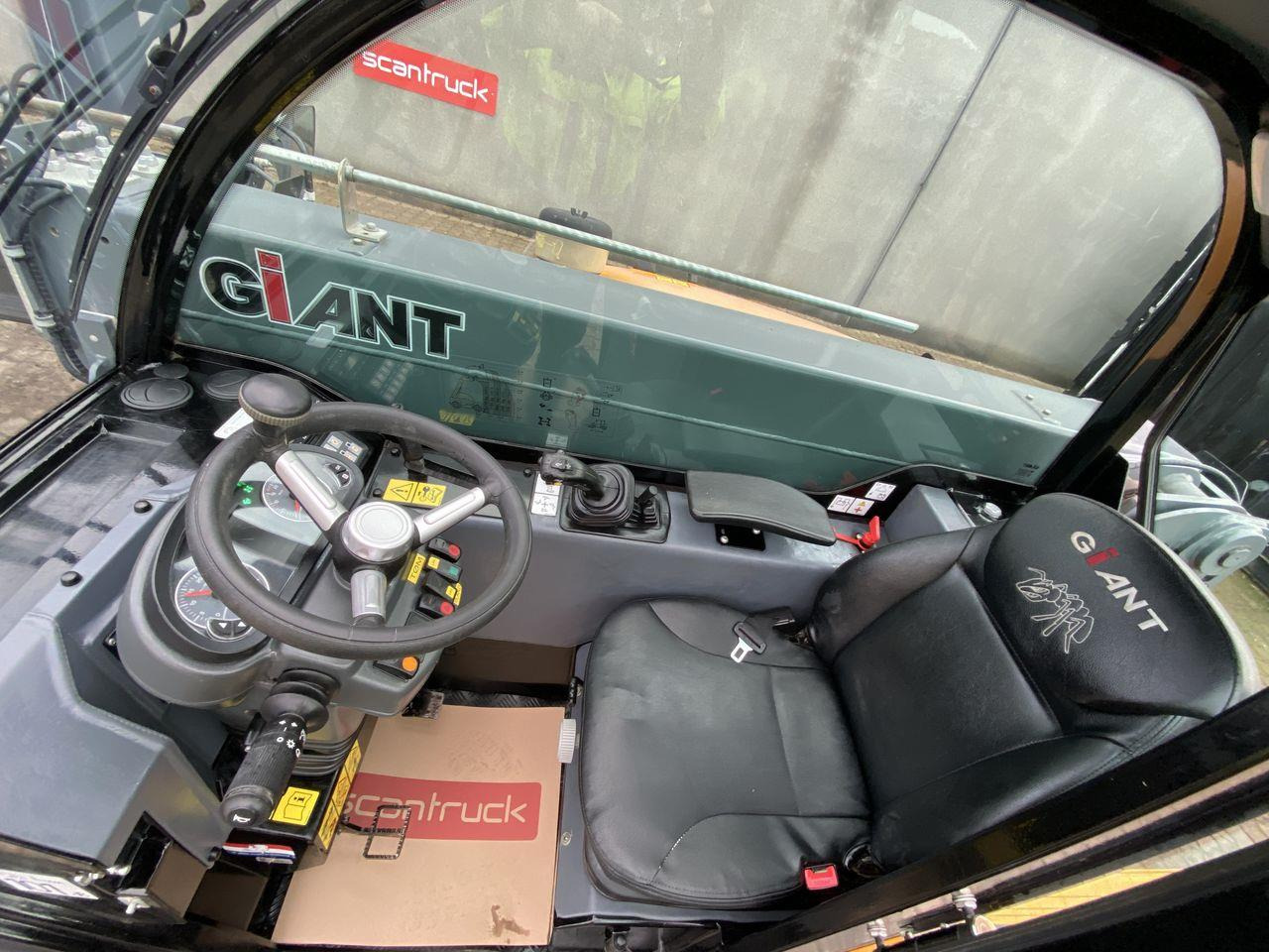 Giant 4548 Tendo - Empilhador telescópico: foto 3 Giant 4548 Tendo - Empilhador telescópico: foto 3