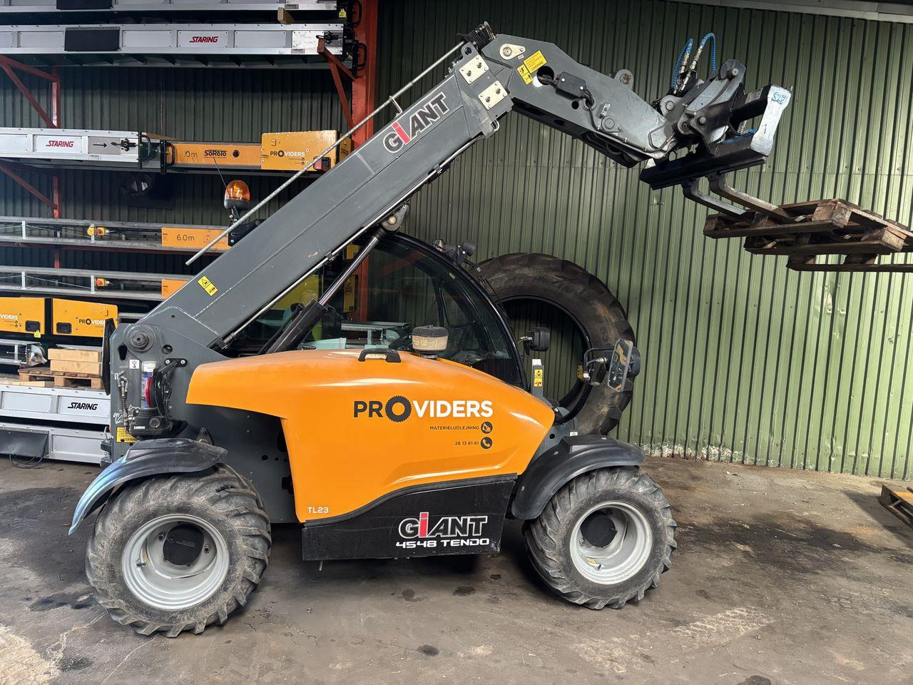 Giant 4548 Tendo - Empilhador telescópico: foto 4 Giant 4548 Tendo - Empilhador telescópico: foto 4