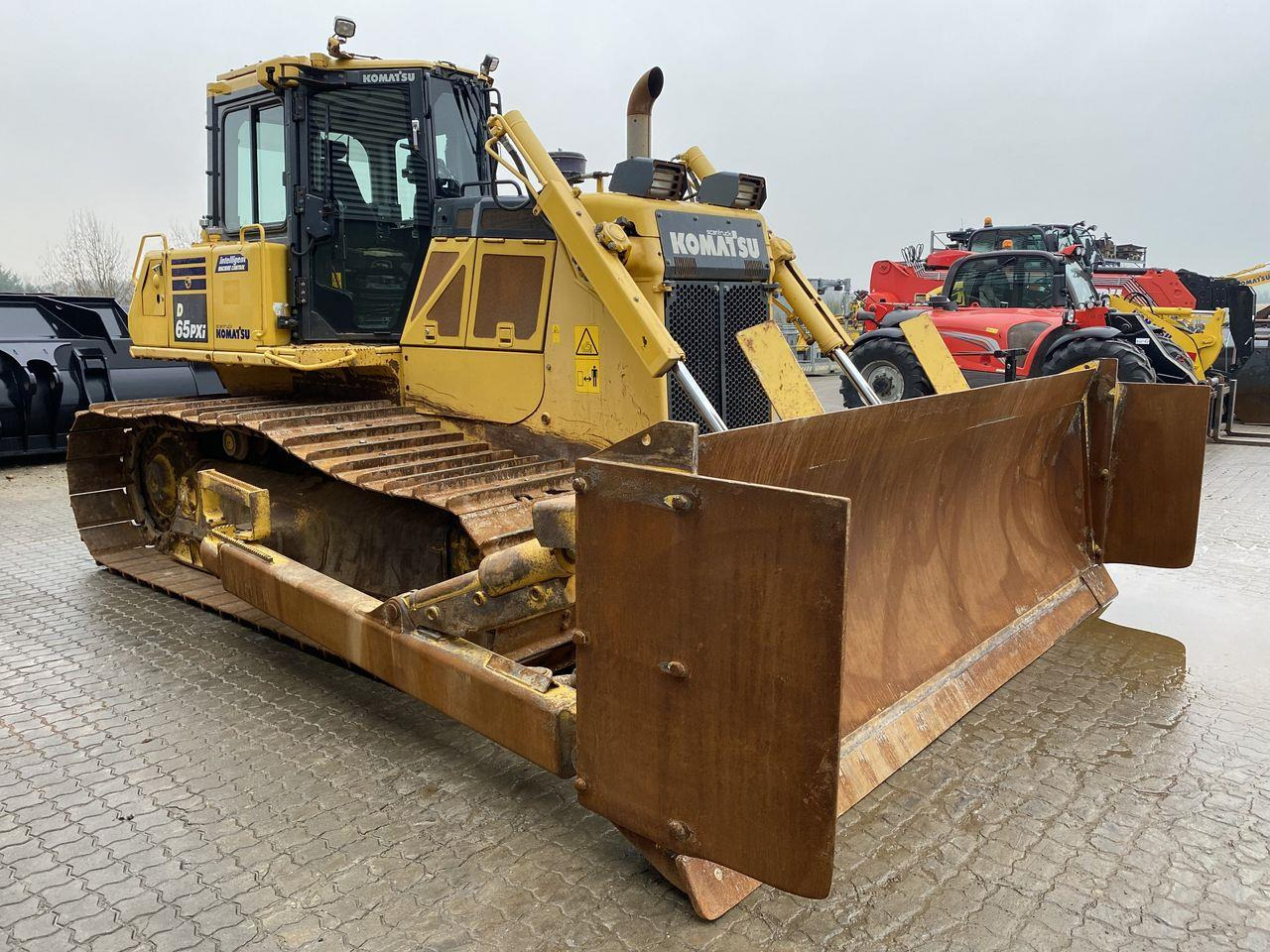 Komatsu D65PXI-18 - Buldôzer: foto 5 Komatsu D65PXI-18 - Buldôzer: foto 5