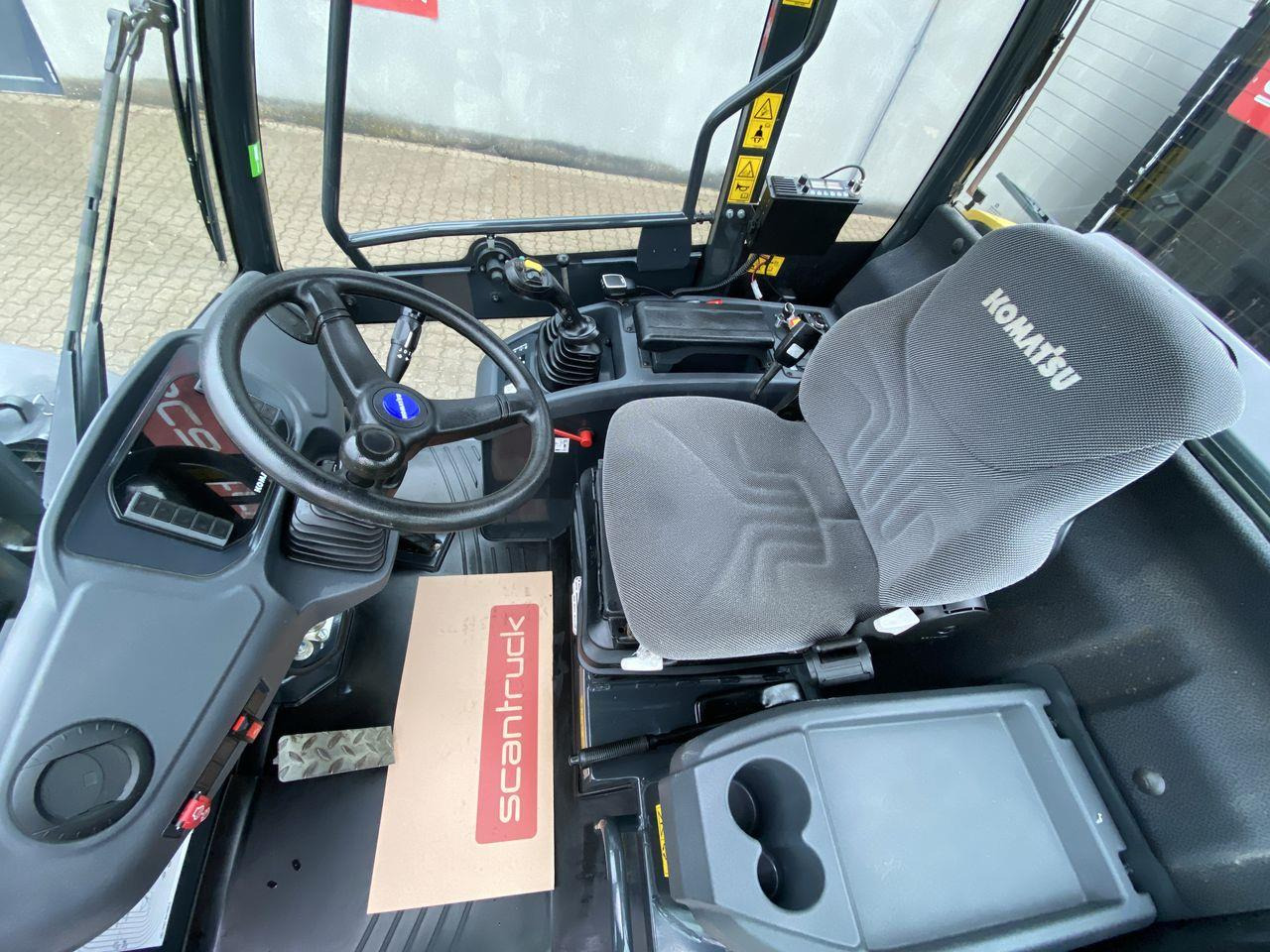 Komatsu WA70M-8EO - Carregadora articulada: foto 3 Komatsu WA70M-8EO - Carregadora articulada: foto 3