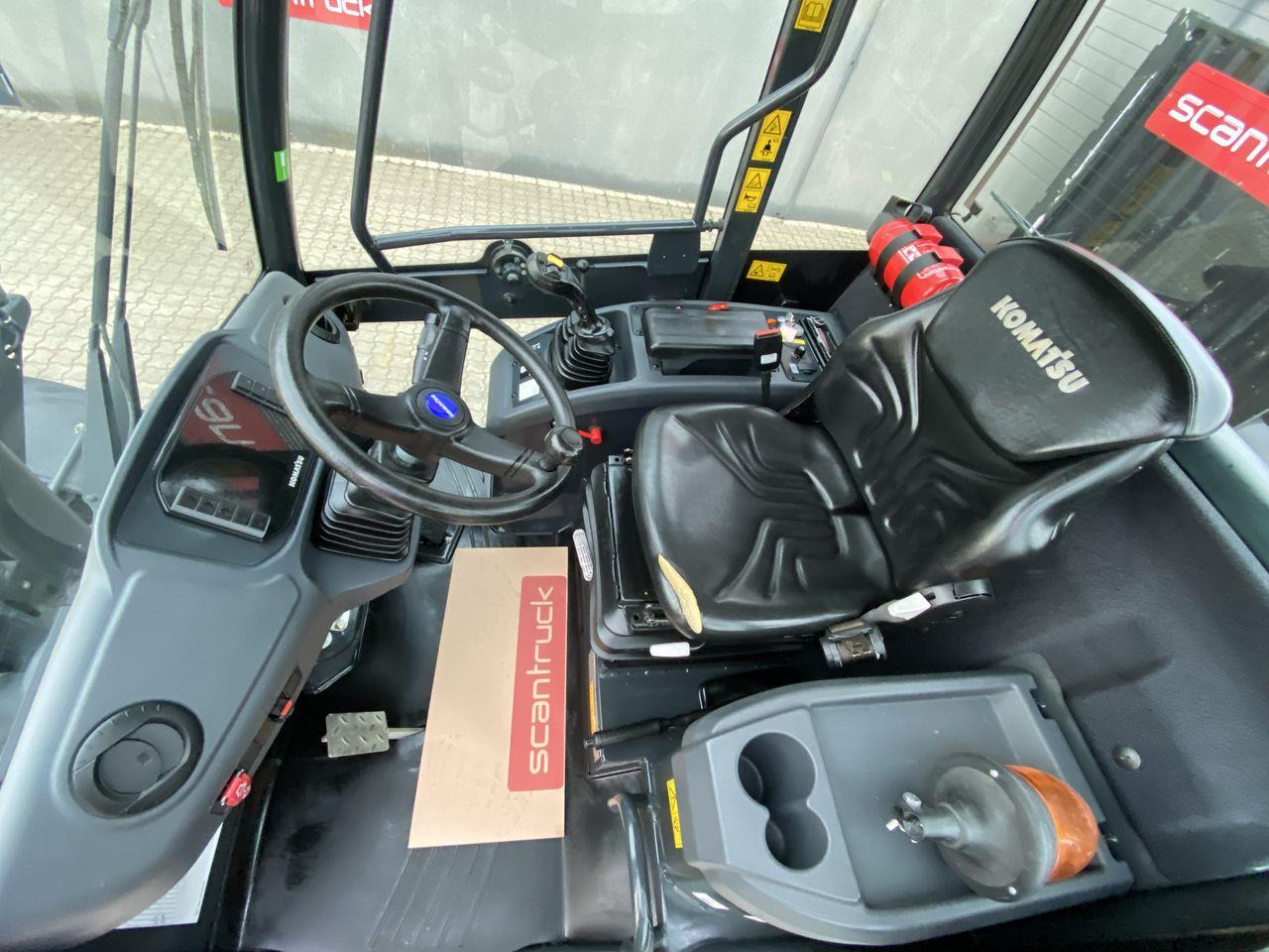 Komatsu WA80M-8EO - Carregadora articulada: foto 3 Komatsu WA80M-8EO - Carregadora articulada: foto 3