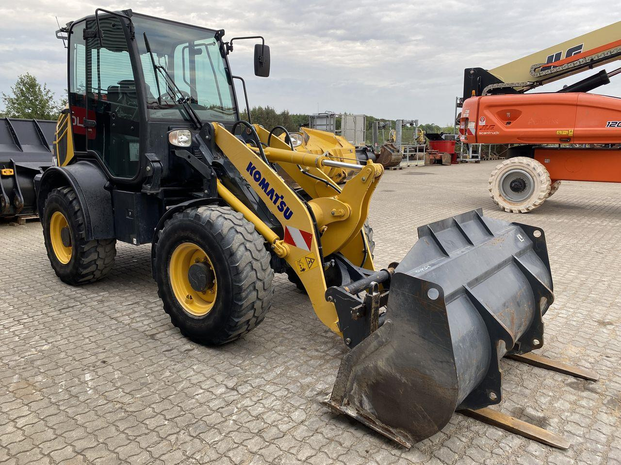 Komatsu WA80M-8EO - Carregadora articulada: foto 5 Komatsu WA80M-8EO - Carregadora articulada: foto 5