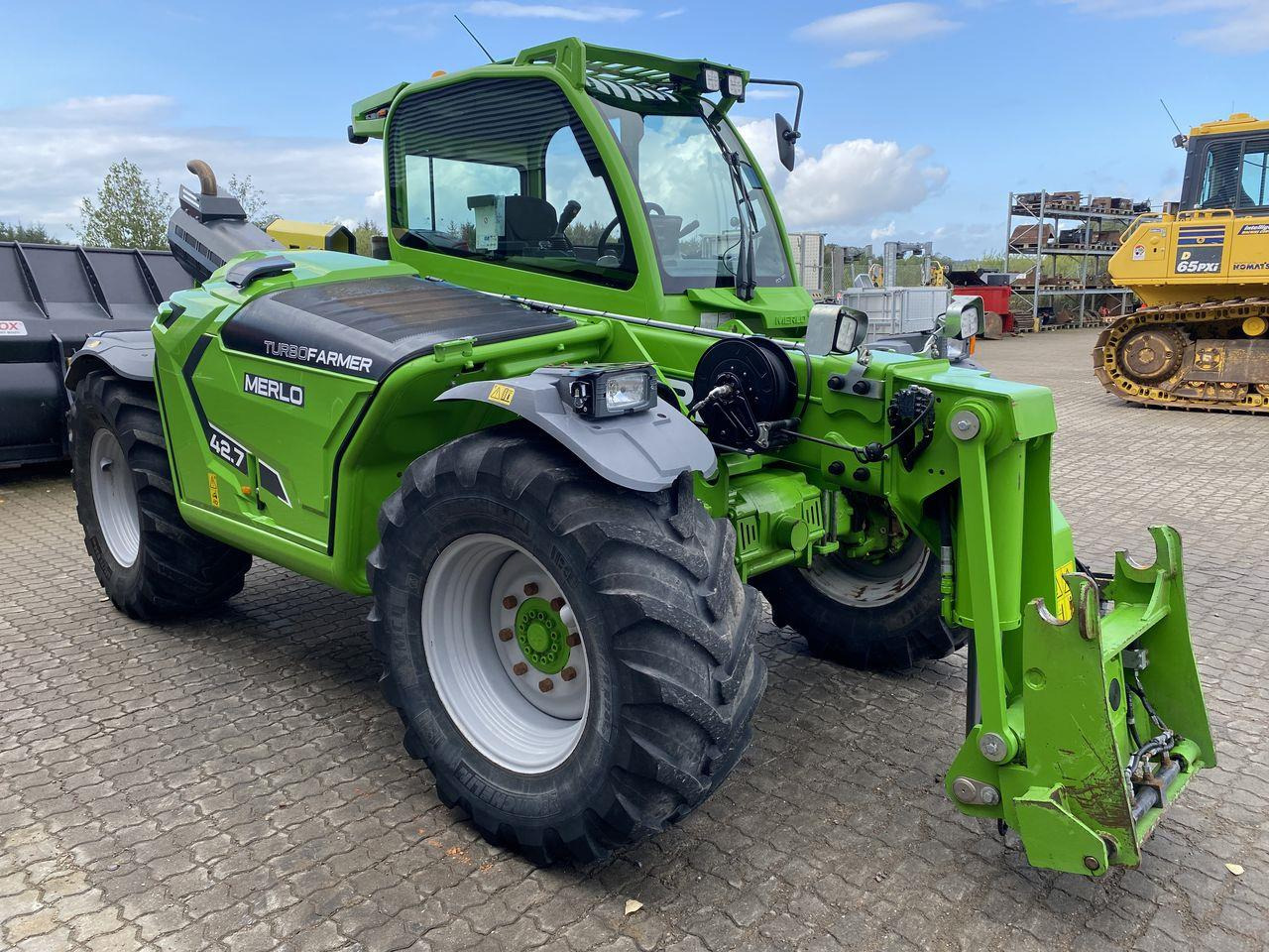 Merlo TF42.7-145 - Empilhador telescópico: foto 5 Merlo TF42.7-145 - Empilhador telescópico: foto 5