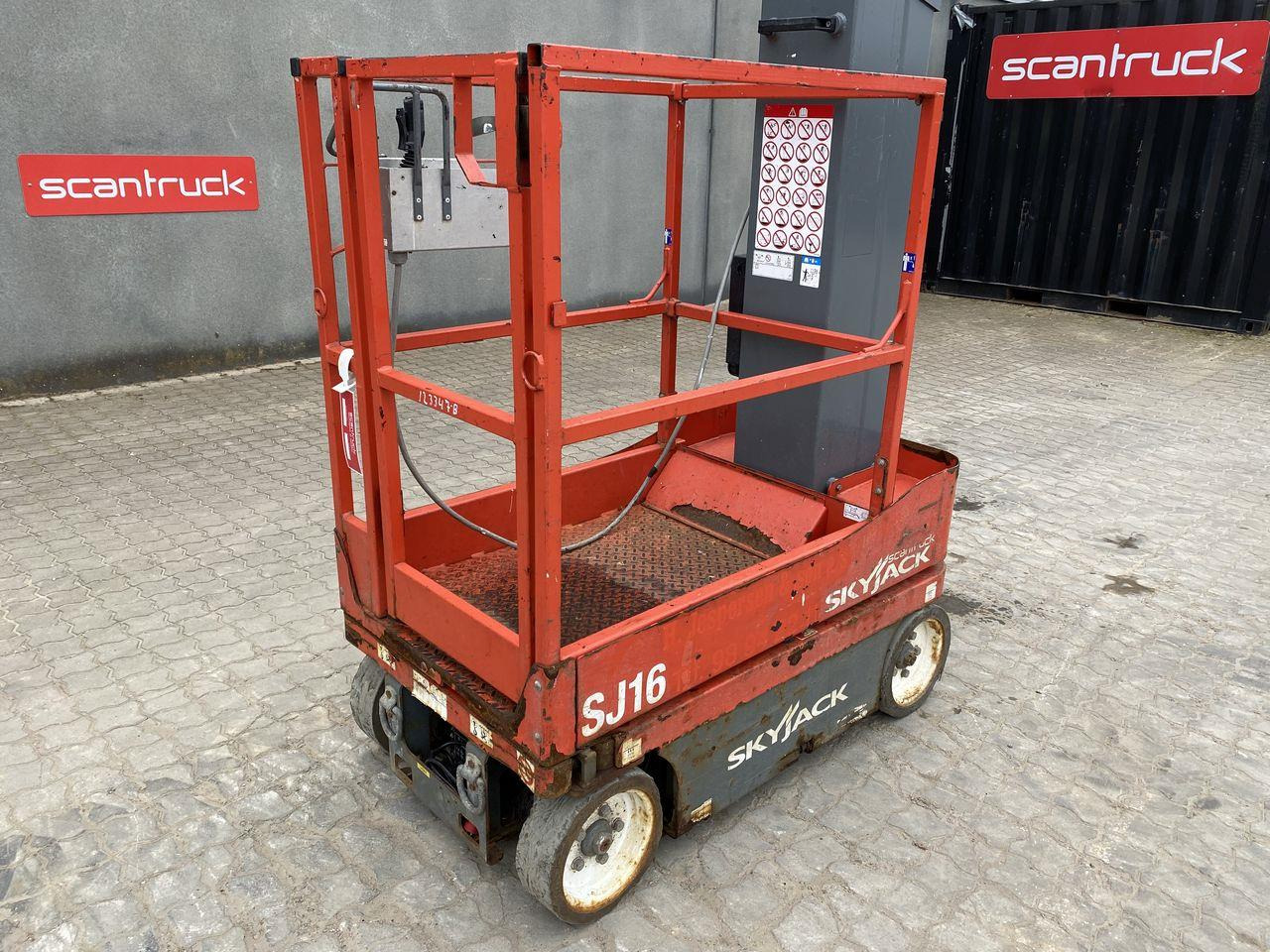Skyjack SJ16 - Plataforma de mastro vertical: foto 1 Skyjack SJ16 - Plataforma de mastro vertical: foto 1