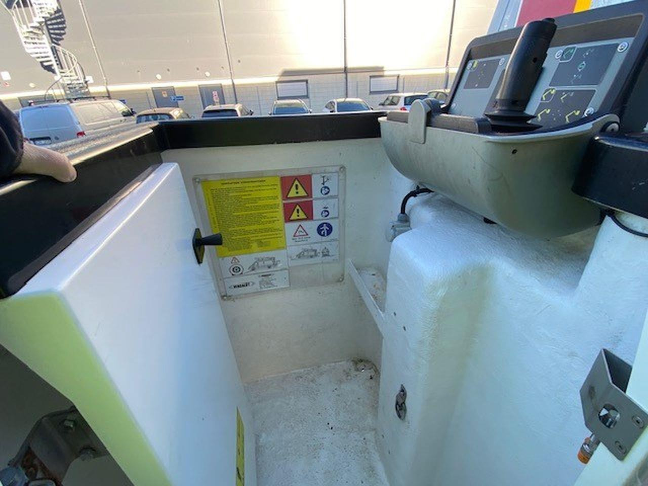 Versalift VTE 34-125 - Caminhão com plataforma aérea: foto 3 Versalift VTE 34-125 - Caminhão com plataforma aérea: foto 3