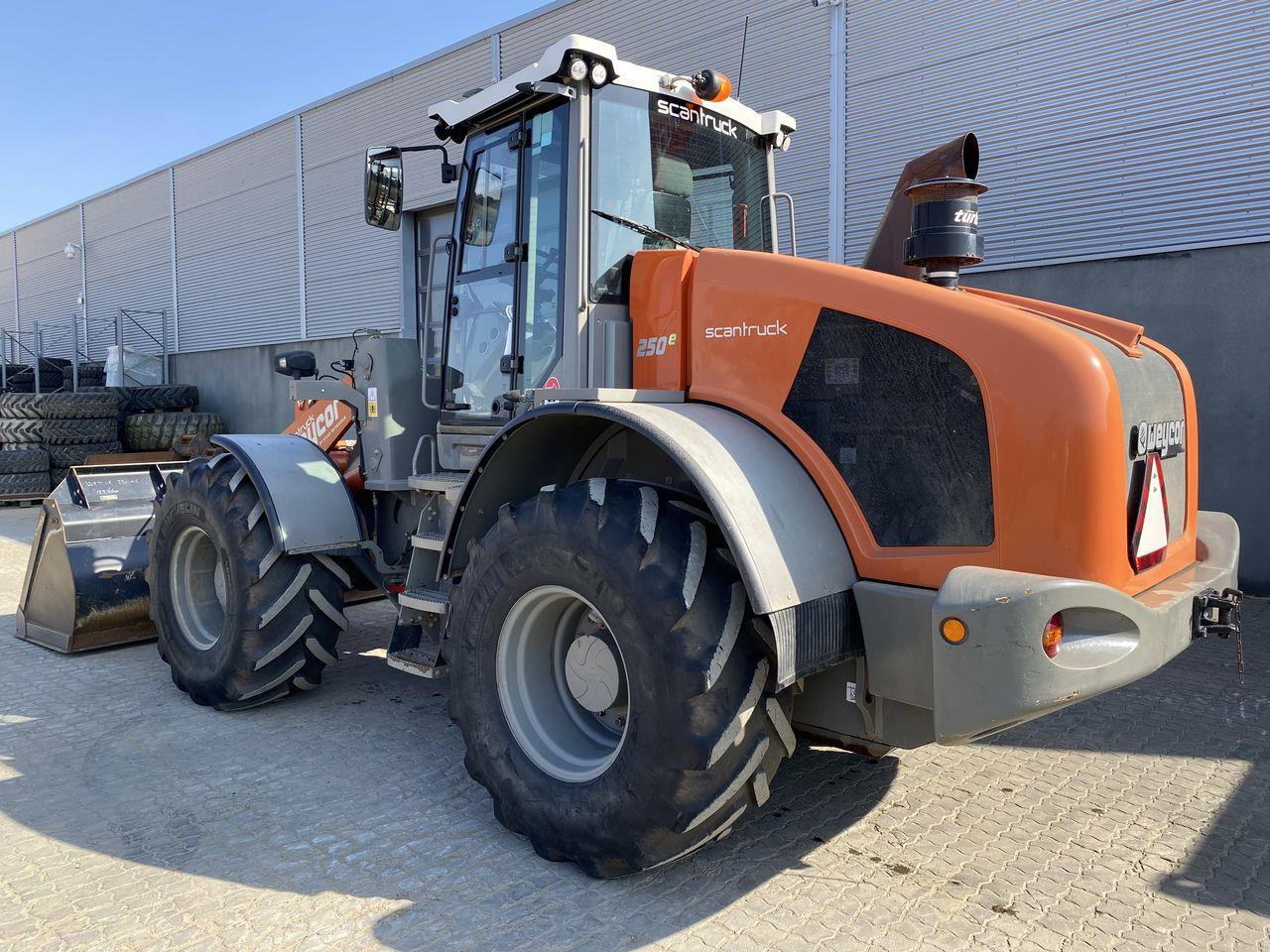 Weycor AR250e - Pá carregadora de rodas: foto 2 Weycor AR250e - Pá carregadora de rodas: foto 2