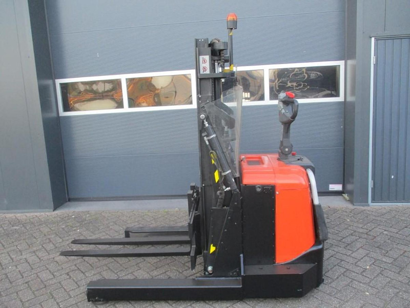 BT SPE 120 XRD - Reachstacker porta contentores: foto 1 BT SPE 120 XRD - Reachstacker porta contentores: foto 1