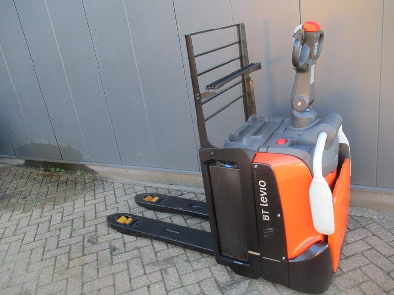 Toyota LPE 200 - Porta-palete: foto 3 Toyota LPE 200 - Porta-palete: foto 3