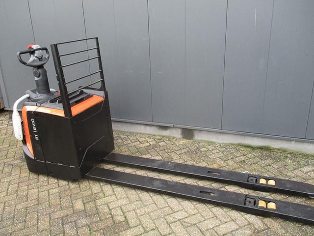 Toyota LPE 250 - Porta-palete: foto 2 Toyota LPE 250 - Porta-palete: foto 2