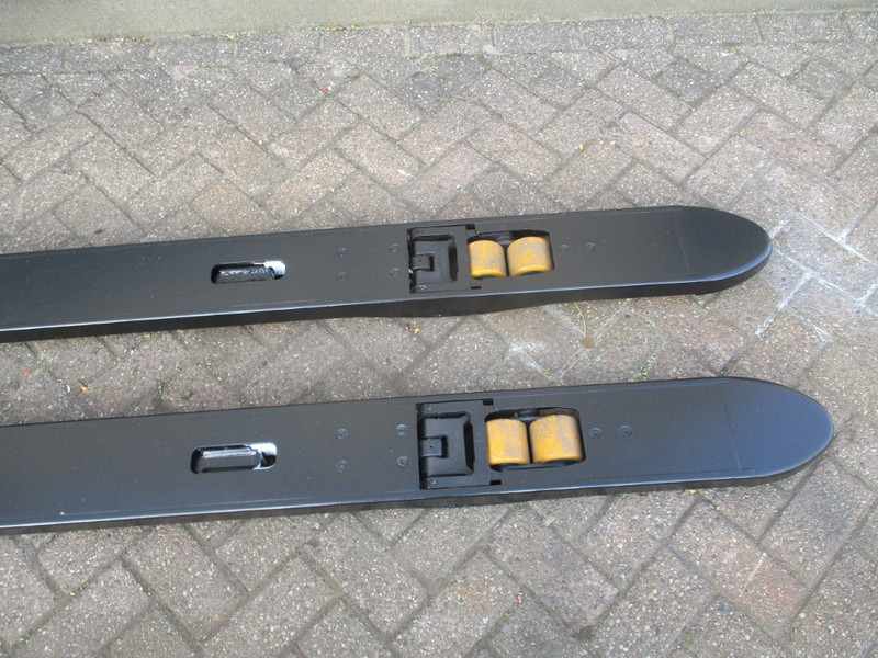 Porta-palete Toyota LPE 250: foto 8 Porta-palete Toyota LPE 250: foto 8