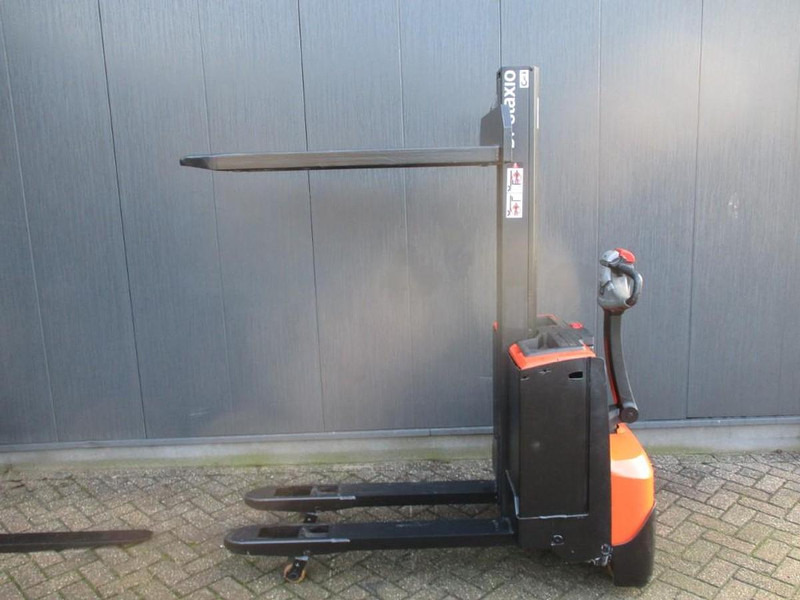 Toyota SWE 080L - Stacker: foto 1 Toyota SWE 080L - Stacker: foto 1