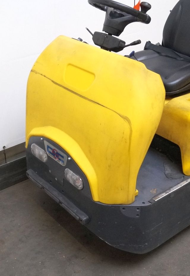 Dec Bull 6N - Trator elétrics: foto 3 Dec Bull 6N - Trator elétrics: foto 3