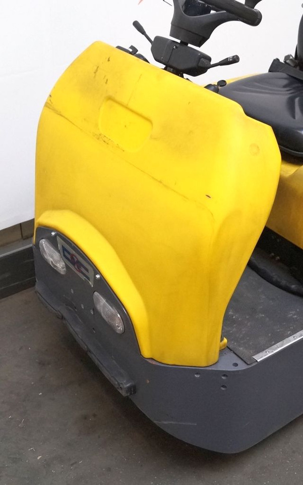 Dec Bull 6N - Trator elétrics: foto 3 Dec Bull 6N - Trator elétrics: foto 3