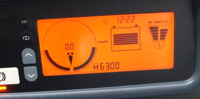 Jungheinrich EFG320 - Empilhadeira elétrica: foto 4 Jungheinrich EFG320 - Empilhadeira elétrica: foto 4