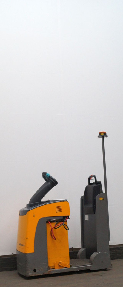 Jungheinrich EZS130 - Trator elétrics: foto 1 Jungheinrich EZS130 - Trator elétrics: foto 1