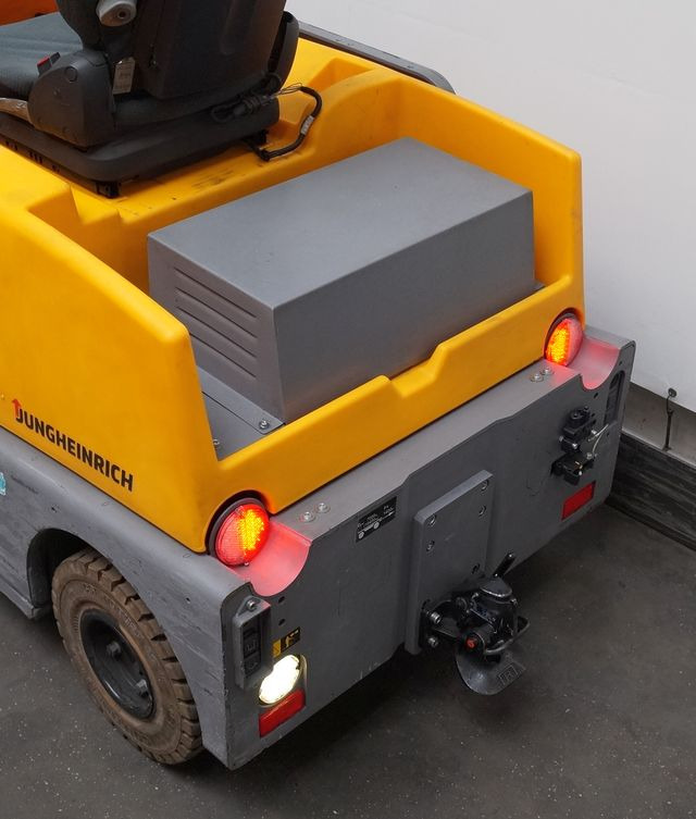 Jungheinrich EZS570 - Trator elétrics: foto 4 Jungheinrich EZS570 - Trator elétrics: foto 4