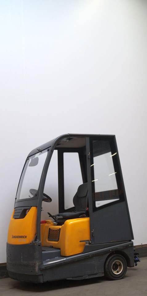 Jungheinrich EZS570 - Trator elétrics: foto 1 Jungheinrich EZS570 - Trator elétrics: foto 1