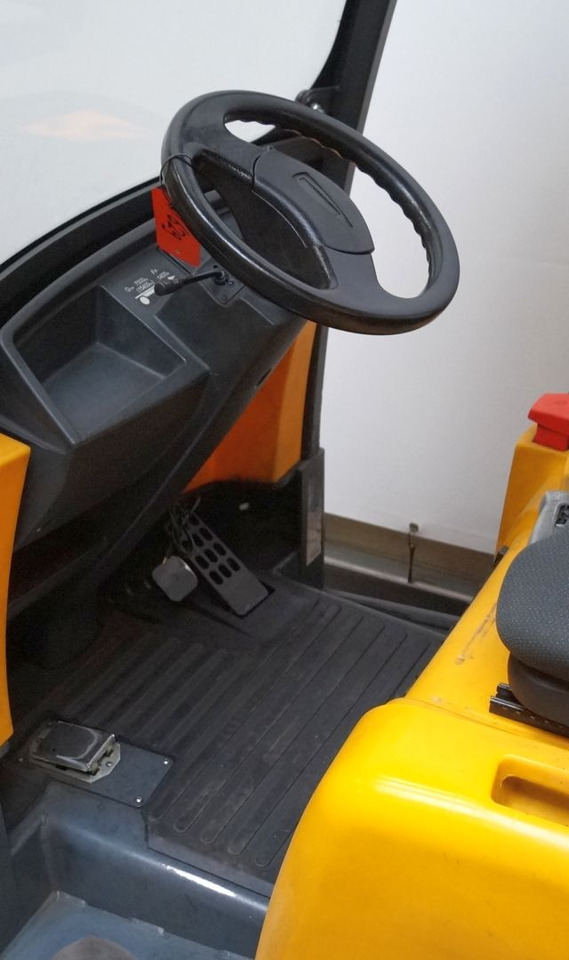 Jungheinrich EZS570 - Trator elétrics: foto 4 Jungheinrich EZS570 - Trator elétrics: foto 4