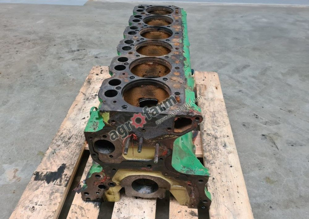 BLOK SILNIKA R72975 JOHN DEERE 4040 4240 4040S - Motor por Camião: foto 1 BLOK SILNIKA R72975 JOHN DEERE 4040 4240 4040S - Motor por Camião: foto 1